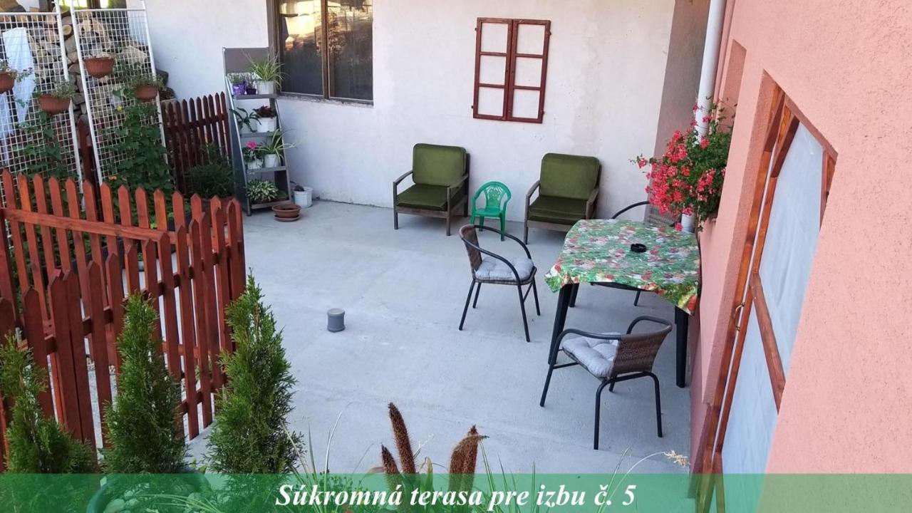 Ubytovanie Adina Poltar Extérieur photo