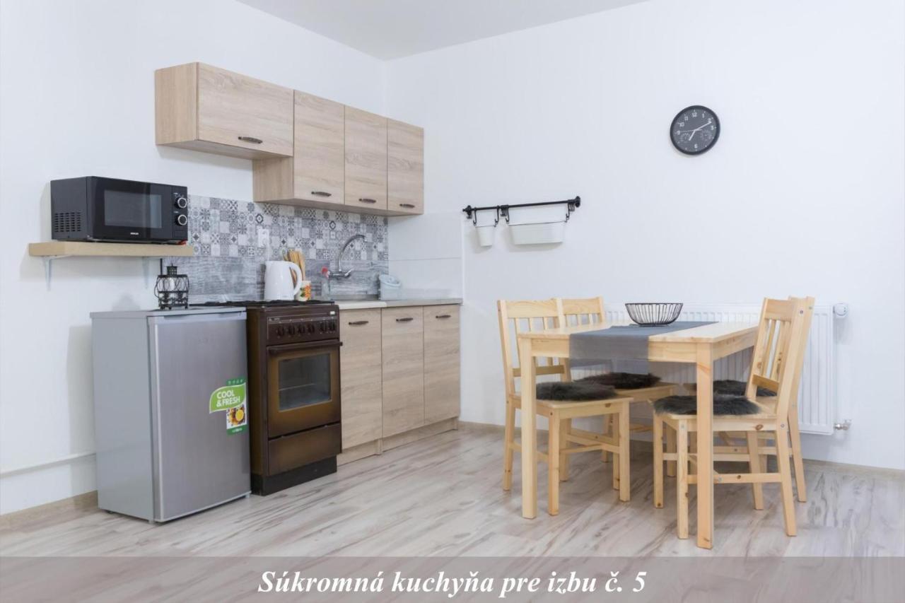Ubytovanie Adina Poltar Extérieur photo