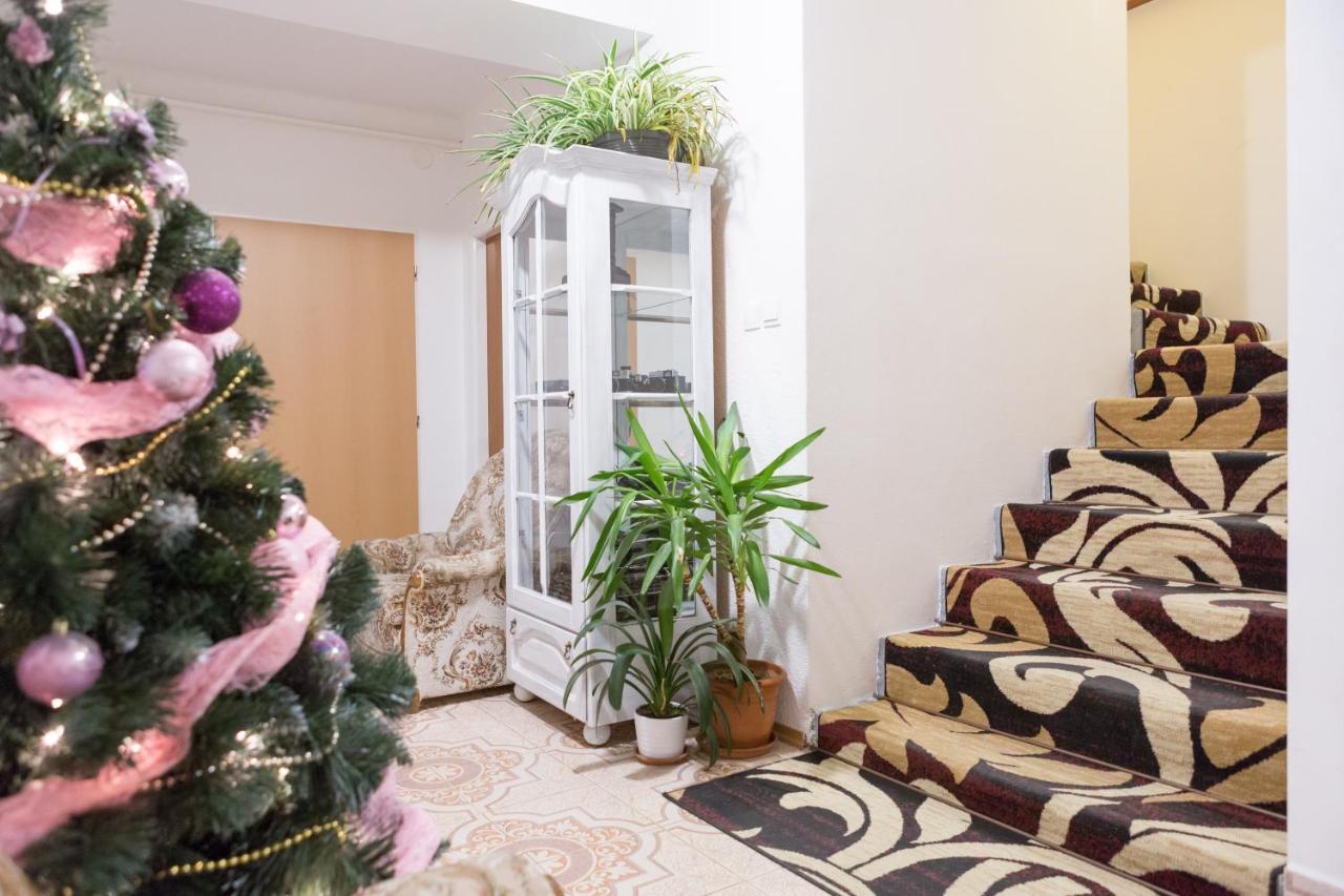 Ubytovanie Adina Poltar Extérieur photo